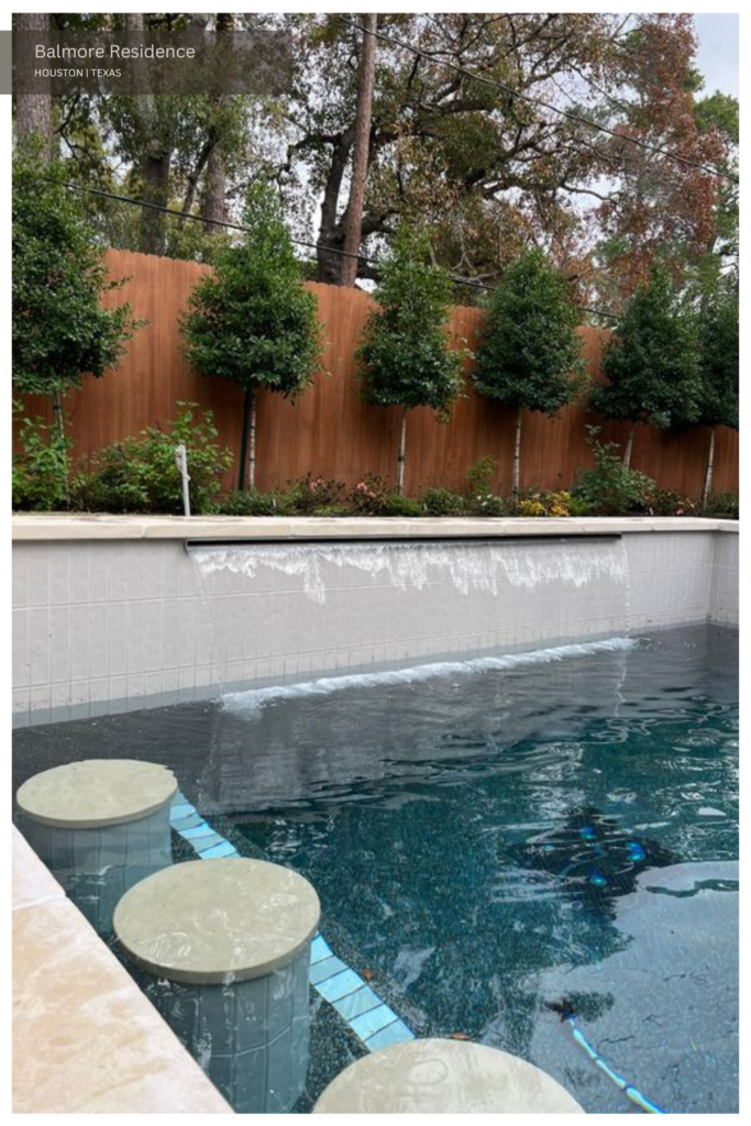 Pool seats with blue tile.